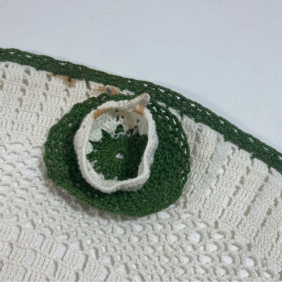 Knitted Big Doily tea cups and saucers knitted green and ivory white 38” doily - Picture 7 of 12